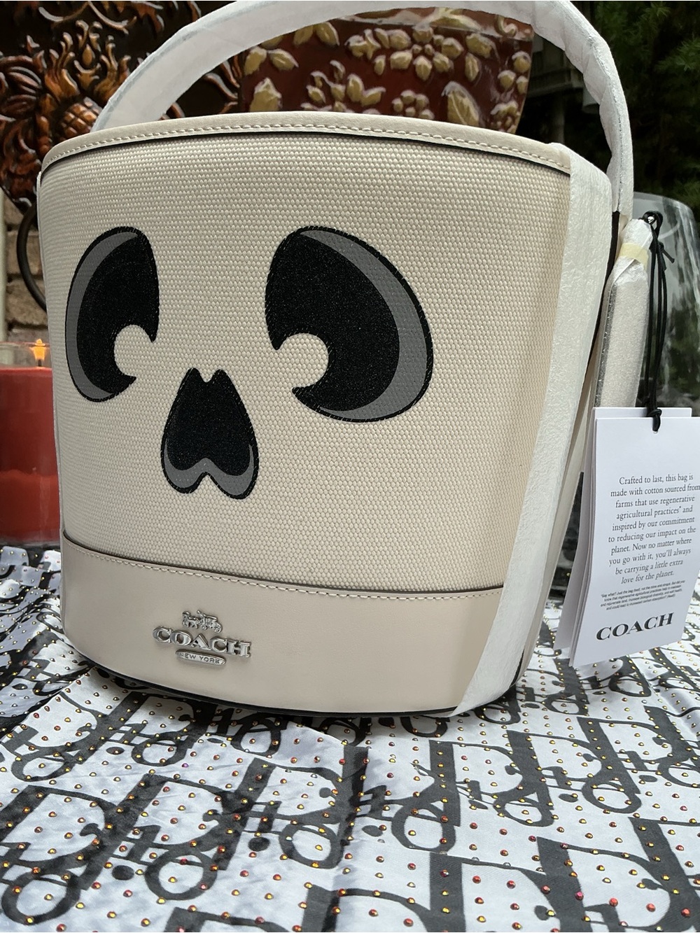 COACH TRICK OR TREAT BUCKET BAG WITH HALLOWEEN GHOST  NWT - Picture 4 of 4